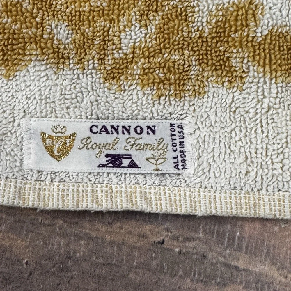 Cannon Royal Family Gold Cream Floral Sculpted Hand‎ Towel USA Vintage